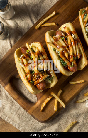 Hausgemachte Cleveland polnische Junge Sandwich mit Grill und Pommes Frites Stockfoto