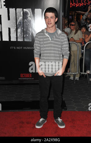 LOS ANGELES, Ca. Oktober 10, 2011: Dylan Minnette bei der Weltpremiere von "der Sache" in den Universal Studios Hollywood. © 2011 Paul Smith/Featureflash Stockfoto