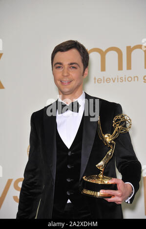 LOS ANGELES, Ca. September 18, 2011: Jim Parsons in der Presse in der Primetime Emmy Awards 2011 im Nokia Theatre L.A. Leben in der Innenstadt von Los Angeles. © 2011 Paul Smith/Featureflash Stockfoto