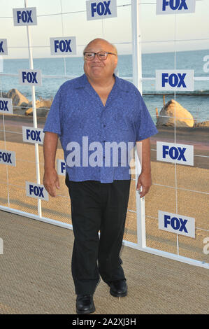 MALIBU, CA. August 05, 2011: Danny DeVito an der Fox TV Sommer 2011 All-Star-Party in Gladstones Restaurant, Malibu. © 2011 Paul Smith/Featureflash Stockfoto