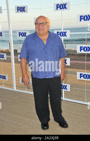 MALIBU, CA. August 05, 2011: Danny DeVito an der Fox TV Sommer 2011 All-Star-Party in Gladstones Restaurant, Malibu. © 2011 Paul Smith/Featureflash Stockfoto