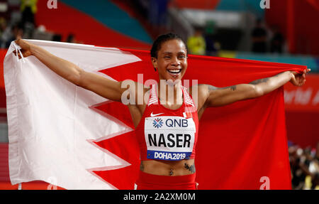 Doha, Katar. 3. Okt, 2019. Salwa Eid Naser von Bahrain feiert nach dem Gewinn der Goldmedaille bei den Frauen 400 m-Finale bei den IAAF Leichtathletik WM 2019 in Doha, Katar, Oktober 3, 2019. Credit: Wang Lili/Xinhua/Alamy leben Nachrichten Stockfoto