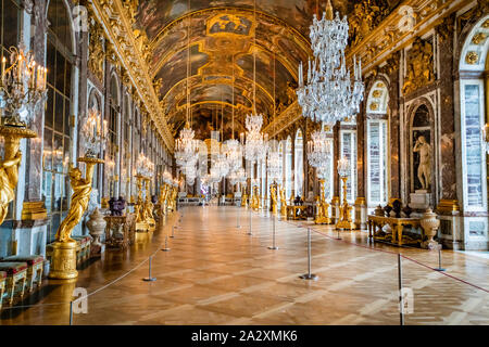 VERSAILLES, Frankreich - 14. Februar 2018: Spiegelsaal im Schloss von Versailles Stockfoto