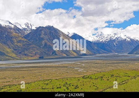 Die Südlichen Alpen gesehen über die Rangitata Tal in Neuseeland Stockfoto