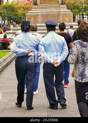 Quito, Ecuador, 29. September 2019: Polizei bewacht die Altstadt von Quito, Ecuador. Stockfoto
