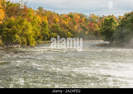 Cordova und Healey Falls Conservation Area Algonquin Highlands Havelock Ontario Kanada im Herbst Stockfoto