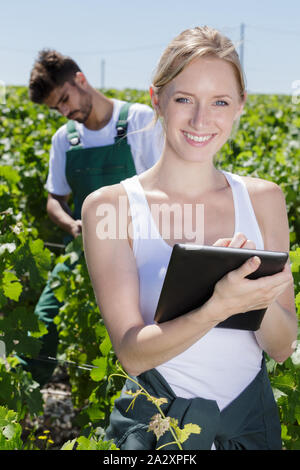 Bild der Frau mit Tablet-PC Stockfoto