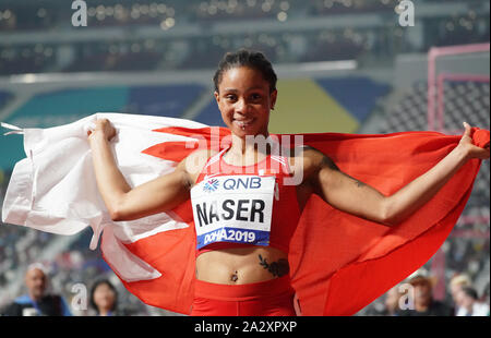 Doha, Katar. 3. Okt, 2019. Salwa Eid Naser von Bahrain feiert nach dem Gewinn der Goldmedaille bei den Frauen 400 m-Finale bei den IAAF Leichtathletik WM 2019 in Doha, Katar, Oktober 3, 2019. Credit: Li Gang/Xinhua/Alamy leben Nachrichten Stockfoto