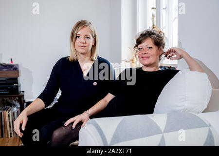 Berlin, Deutschland. 09 Sep, 2019. Annemarie Botzki (l) und Kristin Mudra, beide Aktivisten der Umweltbewegung Aussterben Rebellion. (Zu "Blockaden und Zeigen für das Klima: Wer ist Aussterben Rebellion?") Credit: Christoph Soeder/dpa/Alamy leben Nachrichten Stockfoto