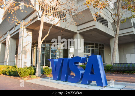 Foster City, Kalifornien, USA - Dec 10, 2018: Das VISA Logo bei VISA Sitz gesehen. Stockfoto