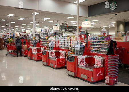 Der Self-Checkout-Bereich in einem Target Store in Tigard, Oregon, gesehen am Mittwoch, 18. September 2019. Stockfoto