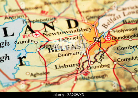 Belfast, Irland, auf Atlas Welt Karte Stockfoto