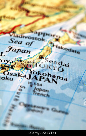 Tokyo Japan, auf Atlas Welt Karte Stockfoto
