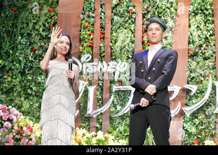 (L - R) Schauspieler Angelina Jolie und Japanische Musiker MIYAVI nehmen an der Japan Premiere für Disney's "aleficent: Herrin des Bösen" am 3. Oktober 2019 in Tokio, Japan. Der Film ist eine Fortsetzung von 2014 schlug bin aleficent" und wird am 18. Oktober veröffentlicht. Quelle: LBA/Alamy leben Nachrichten Stockfoto