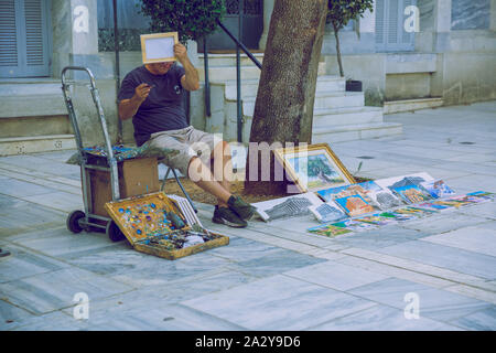 Stadt Athen, Griechische Republik. Der Mann auf der Straße. Stadt leben. 11. Sept. 2019 Stockfoto