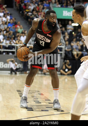 Oktober 3, 2019 - Houston Rockets guard James Harden #13 während der preseason Spiel zwischen den Los Angeles Clippers und die Houston Rockets in der Stan Polizeichef-Mitte auf dem Campus der Universität von Hawaii in Manoa in Honolulu, HI Michael Sullivan/CSM. Stockfoto