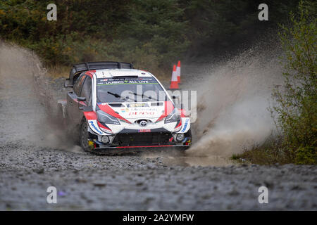 Betws-Y-Coed, Großbritannien. 4 Okt 2019, Jari-Matti Latvala und Co-pilot Miikka Anttila konkurrieren in ihren Toyota Gazoo Racing WRT Toyota Corolla WRC während Phase 3 des Wales Rally GB, Jason Richardson/Alamy leben Nachrichten Stockfoto