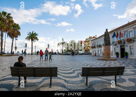CASCAIS, Portugal - November 4, 2017. Marktplatz und Rathaus von Cascais, Fischereihafen und beliebten Ferienort von Portugal. Stockfoto