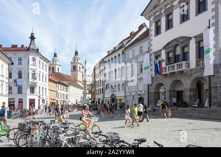 Robba Brunnen auf dem Marktplatz, Mestni trg, Altstadt, Ljubljana, Slowenien Stockfoto