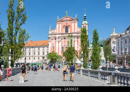 Franziskaner Kirche der Verkündigung und der Triple Brücken, Prešerenplatz, Altstadt, Ljubljana, Slowenien Stockfoto