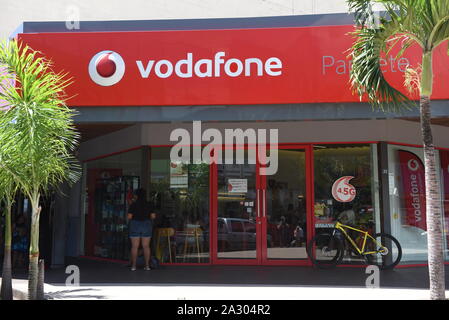 Vodafone Kommunikation shop auf einer Straße in Papeete gesehen. Stockfoto