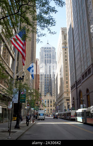 Auf der Suche Der lasalle Street Canyon in Richtung der Chicago Board of Trade building Chicago Illinois Vereinigte Staaten von Amerika Stockfoto