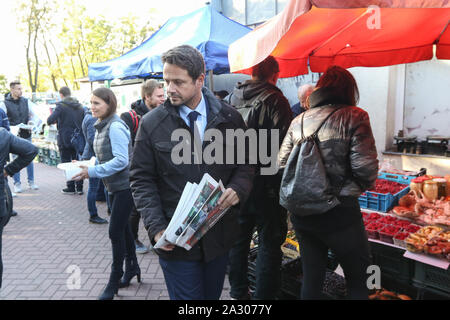 Sopot, Polen. 4.Oktober 2019 Bürgermeister von Warschau Rafal Trzaskowski in Sopot, Polen am 4. Oktober 2019 Trzaskowski unterstützt Agnieszka Pomaska (PO - Platforma Obywatelska) in ihrem Wahlkampf polnische Parlament gesehen wird. Allgemeine Wahlen in Polen wird am 13. Oktober 2019 abgehalten werden. © vadim Pacajev/Alamy leben Nachrichten Stockfoto