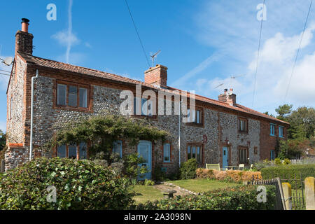 Die Wiveton Halle holiday cottages in Marsh Lane, Wiveton, North Norfolk, Großbritannien Stockfoto