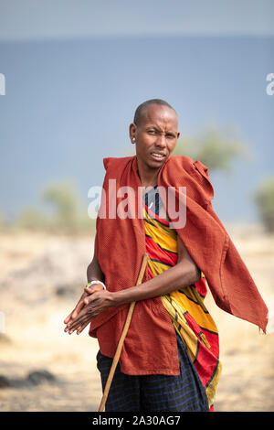 Arusha, Tansania, 7. September 2019: Masai Krieger in der Natur der nördlichen Tansania Stockfoto