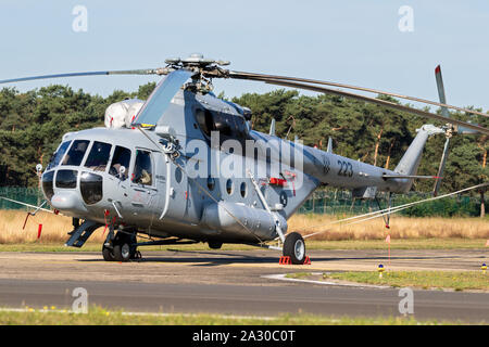 KLEINE-BROGEL, Belgien - 14.September 2019: die kroatische Luftwaffe Mi-171 Sh Transport Hubschrauber auf dem Rollfeld des Kleine-Brogel Airbase. Stockfoto