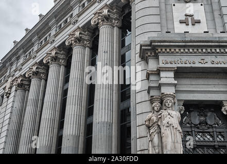 Madrid Spanien-SEPT, 2019: Blick auf die Fassade des Gebäudes (Institut Cervantes Kulturzentrum in Madrid) Stockfoto