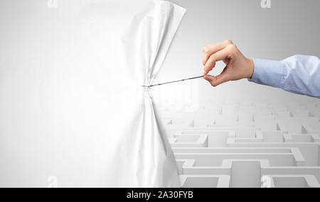 Hand Herausziehen des Papiers Vorhang, wechselnde Szene Konzept Stockfoto