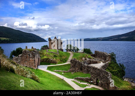 Urquhart Castle Loch Ness in den Highlands von Schottland. Inverness, Inverness-shire. Stockfoto