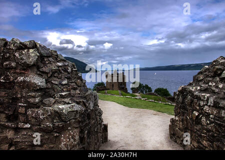 Urquhart Castle Loch Ness in den Highlands von Schottland. Inverness, Inverness-shire. Stockfoto