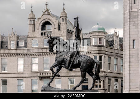 Robert the Bruce, König von Schottland 1306-1329. Statue außerhalb Marischal College. Stockfoto