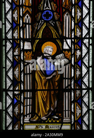 Buntglasfenster mit der Darstellung des St. Mark the Apostel, der St. James Church, Wigmore, Herefordshire Stockfoto