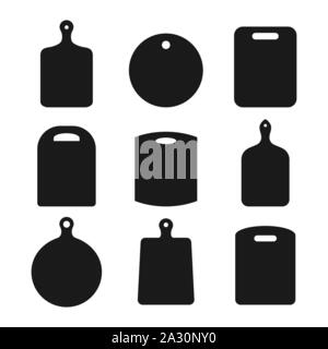 Set aus Holz Schneidebretter auf weißem Hintergrund. Leere schwarze Küche board Icon Sammlung. Andere Form Schneidebrett Silhouetten. Vektor, flach. Stock Vektor