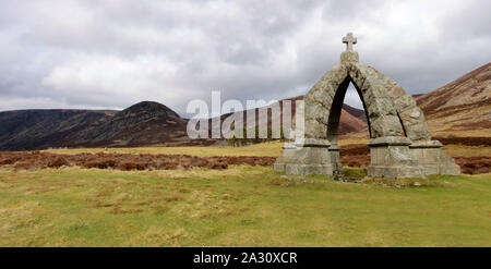 Queen's Gut auf dem Weg nach Mount scharf. Glen Mark, Angus, Schottland, Großbritannien. Cairngorms National Park. Stockfoto