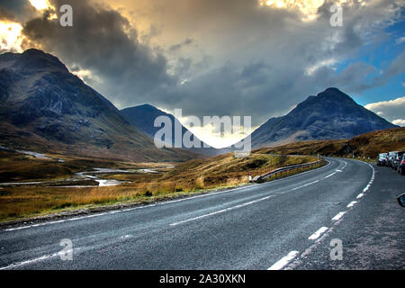 Glencoe und A82 Road. Lochaber in Highlands, Schottland, Großbritannien. Schottische Highlands. Stockfoto