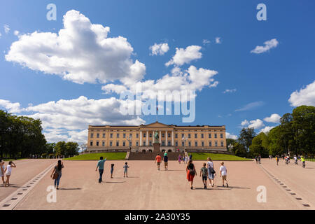 OSLO, NORWEGEN - Der königliche Palast. Stockfoto