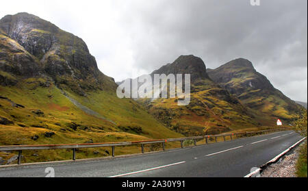 Glencoe und A82 Road. Lochaber in Highlands, Schottland, Großbritannien. Schottische Highlands. Stockfoto