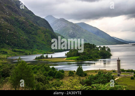 Glenfinnan Monument und schönen Blick auf Loch Shiel. Lochaber, Highlands, Schottland, UK Stockfoto