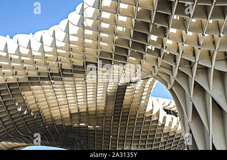 Detail von Las Setas (Metropol Parasol) an der Plaza de la Encarnación, Sevilla, Spanien Stockfoto