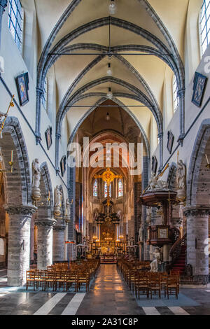 Interieur des 12. Jahrhunderts Saint-Salvator Kathedrale in Brügge, Belgien. Stockfoto