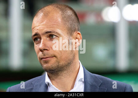 Groningen, Nederland. 04 Okt, 2019. GRONINGEN 04-10-2019, Fußball, niederländischen Eredivisie, Hitachi Kapitalmobilität Stadion, Saison 2019-2020, FC Groningen Trainer Danny Buijs vor dem Spiel FC Groningen - RKC Waalwijk Credit: Pro Schüsse/Alamy leben Nachrichten Stockfoto