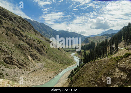 Das Kaghan Valley ist ein alpines Tal im Mansehra District der pakistanischen Provinz Khyber Pakhtunkhwa, das Touristen aus ganz Pakistan anlockt. Stockfoto