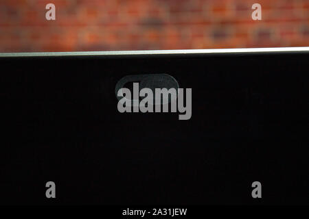 Kamera Privatsphäre abdecken. Schieben Sie die Webcam. Abdeckung für ein elektronisches Gerät. Stockfoto