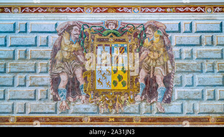 Fresko mit Wappen im Krankenhaus de Santiagio in Ubeda, Jaen, Andalusien, Spanien. Stockfoto