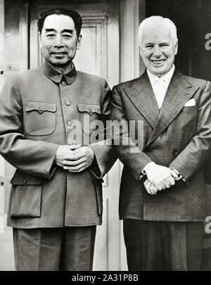 Zhou Enlai, der erste Premierminister der Volksrepublik China und Charles Chaplin, 1954 Stockfoto