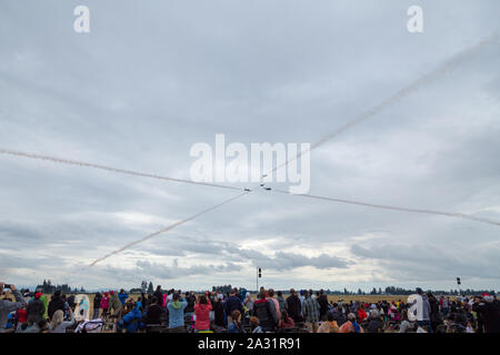 ABBOTSFORD, BC, Kanada - 11.August 2019: Der USAF Thunderbirds Durchführung Kunstflug Manöver am Abbotsford International Airshow. Stockfoto